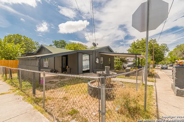 502 S San Manuel St, San Antonio, TX 78237 - #1