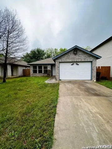 9638 Green Plains Dr, San Antonio, TX 78245
