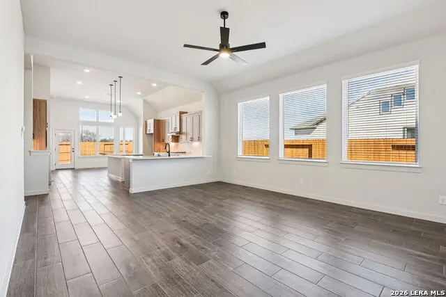 138 Stream St, Seguin, TX 78155 - #2