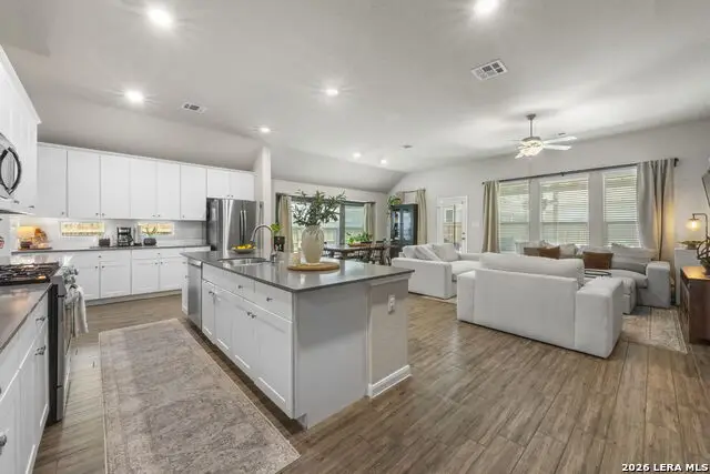 31752 Meander Ln, Bulverde, TX 78163 - #1
