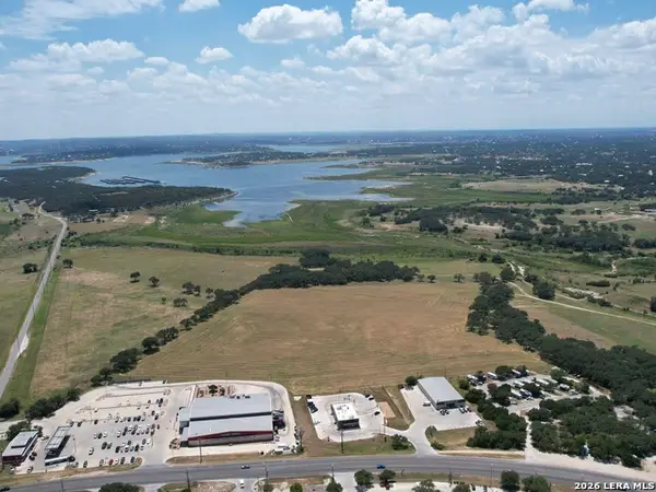 1061 Cougar Drive, Canyon Lake, TX 78133