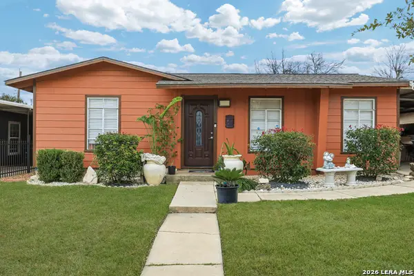118 Redrock Dr, San Antonio, TX 78213