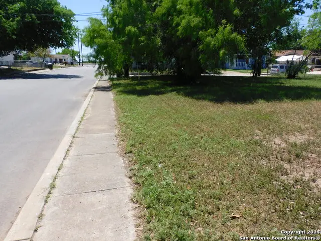 3827 Bay St, San Antonio, TX 78237 - #2
