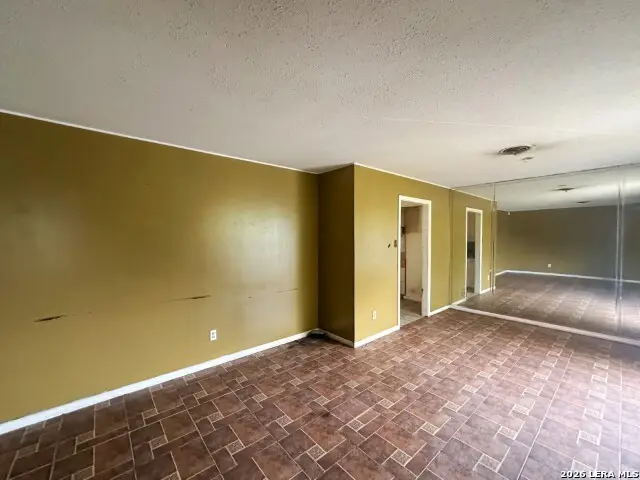 3446 Chateau Dr, San Antonio, TX 78219 - #2
