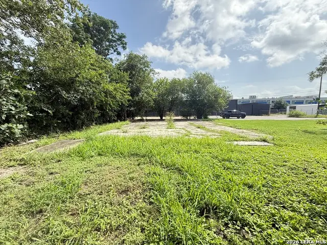 246 W Lachapelle, San Antonio, TX 78204 - #2
