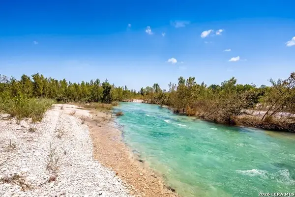 27046 State Highway 55, Uvalde, TX 78801