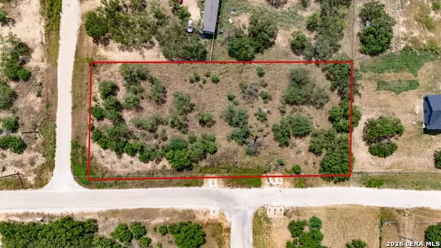 100 County Road 2669, Devine, TX 78016 - #1