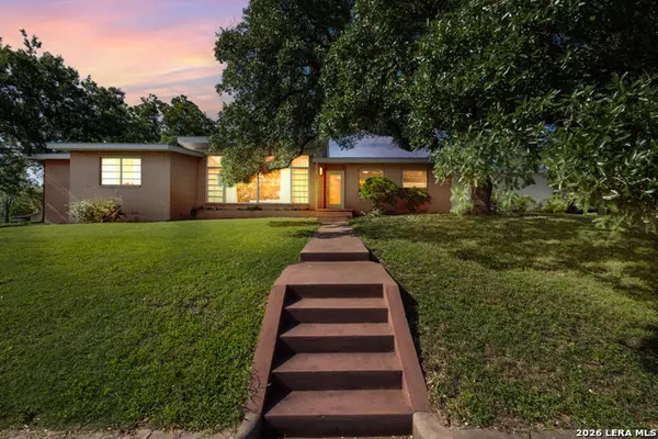 207 Walnut St, Fredericksburg, TX 78624