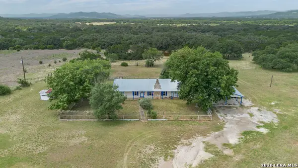 1628 County Road 357, Utopia, TX 78884