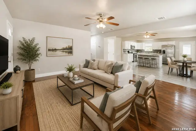 1211 N Bishop St, San Marcos, TX 78666 - #2