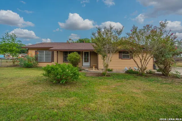146 Sylvester St, Poth, TX 78147 - #1