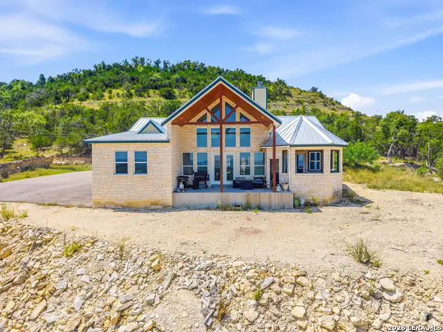 348 White Oak Dr, Canyon Lake, TX 78133 - #2