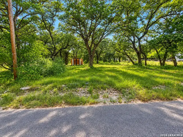 231 Florida Ave, Lakehills, TX 78063 - #1