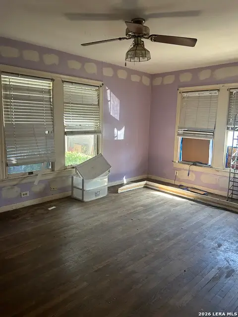 1735 W Olmos Dr, San Antonio, TX 78201 - #2