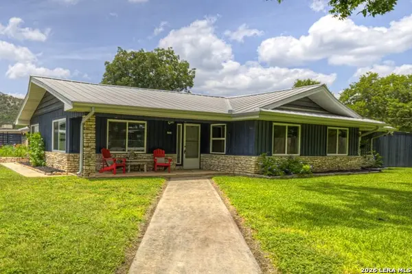 635 Riverside Path, Canyon Lake, TX 78133