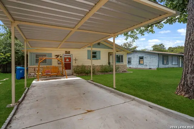 603 Leland St, Kerrville, TX 78028 - #2