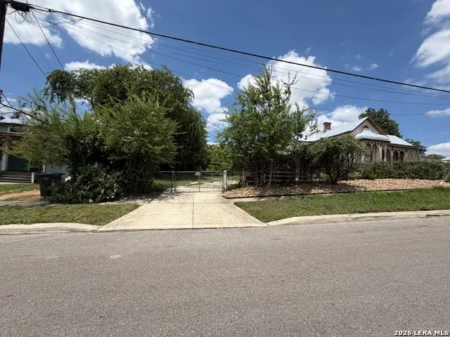 1133 E Crockett St, San Antonio, TX 78202 - #1