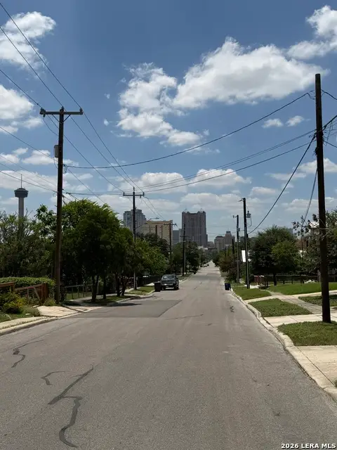 1133 E Crockett St, San Antonio, TX 78202 - #2