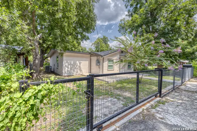422 Apolonio St., Uvalde, TX 78801 - #2