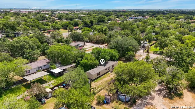 1117 Plum St, Floresville, TX 78114 - #2