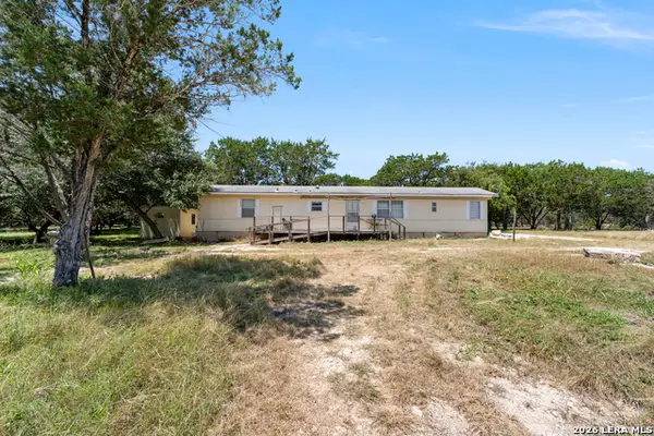 404 Camino Real Rd, Kerrville, TX 78028