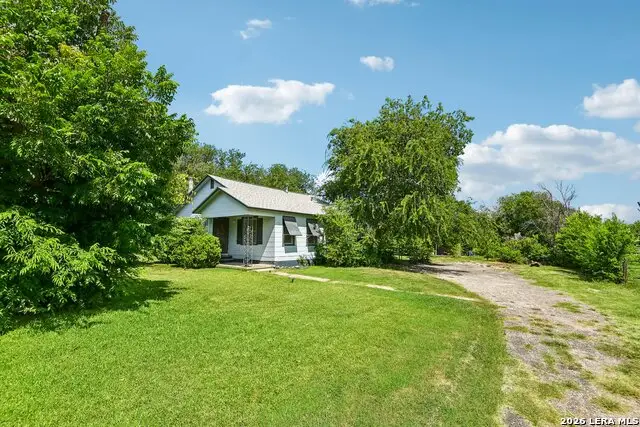 431 W Quill Dr, San Antonio, TX 78228 - #1