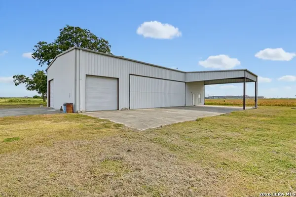 1025 Link, Seguin, TX 78155