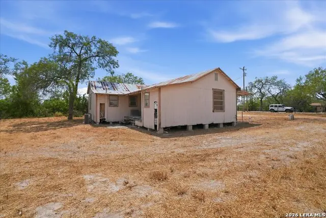 1507 Middle Rd, George West, TX 78022 - #3