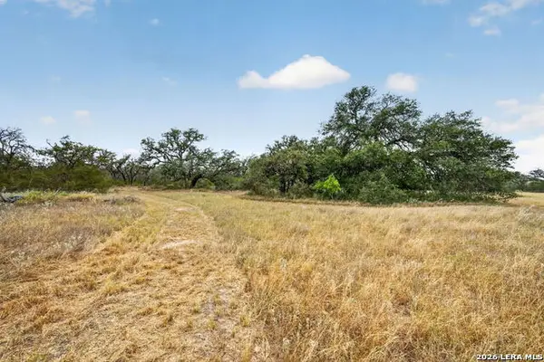 8651 W Fm 476, Poteet, TX 78065