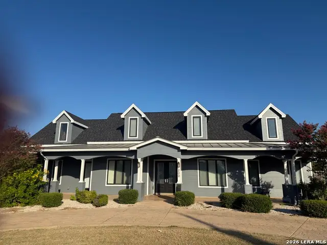 200 S 16th St, Carrizo Springs, TX 78834 - #3