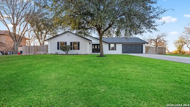 300 Ridge Crest Dr, Seguin, TX 78155 - #1