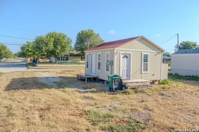702 E Starr St, Crystal City, TX 78839 - #1