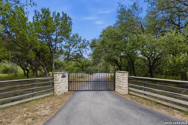 160 Creekwood Ct, Spring Branch, TX 78070