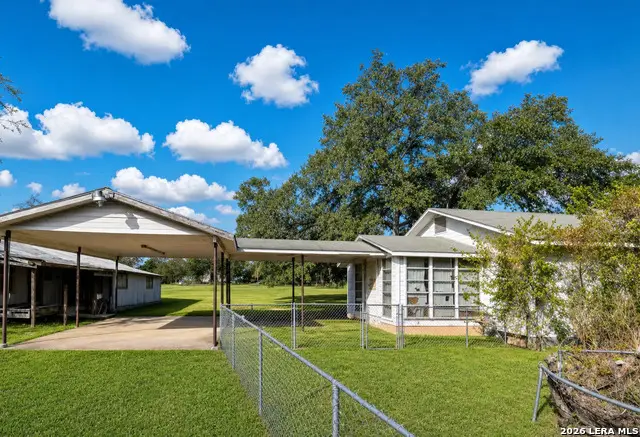 529 Avenue E, Poteet, TX 78065 - #2