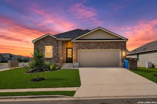 201 Wolf Crest Blvd, Seguin, TX 78155