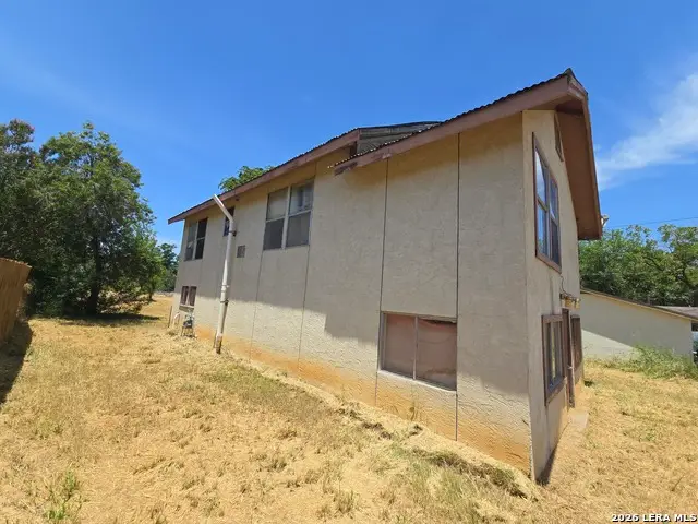 605 E, Floresville, TX 78114 - #3