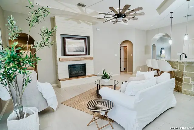 513 Windsor Ct, Schertz, TX 78108 - #2