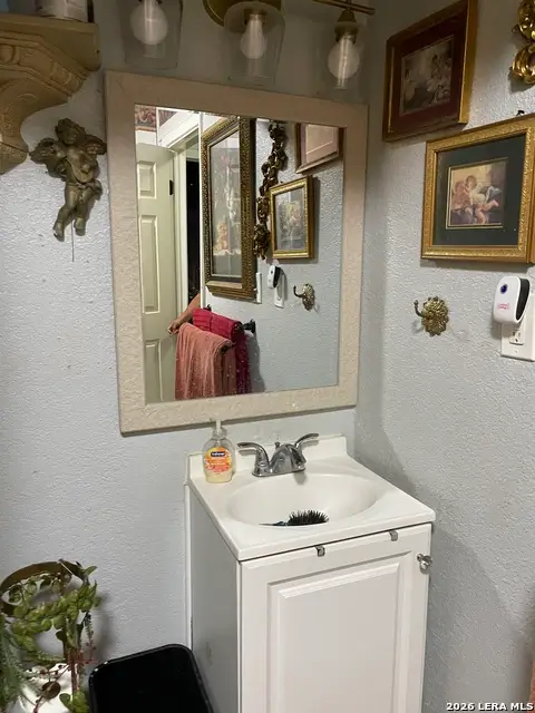 604 Linda Lou Dr, San Antonio, TX 78223 - #3