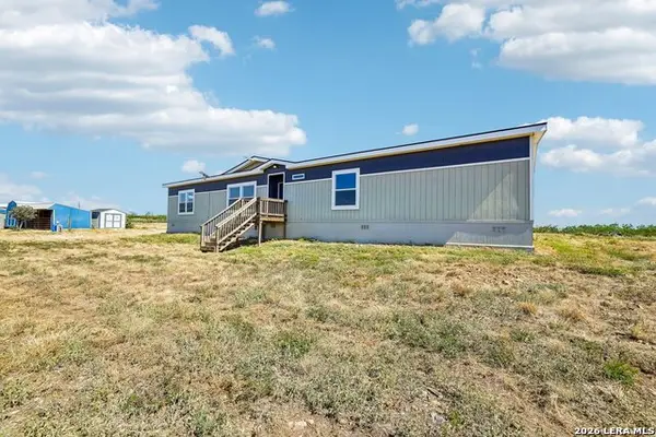 290 Lilly Bear Ln, Moore, TX 78057