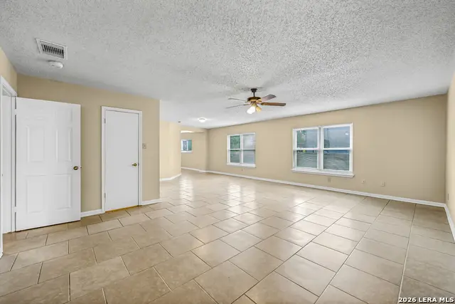 8015 Chestnut Gate Dr, Converse, TX 78109 - #3