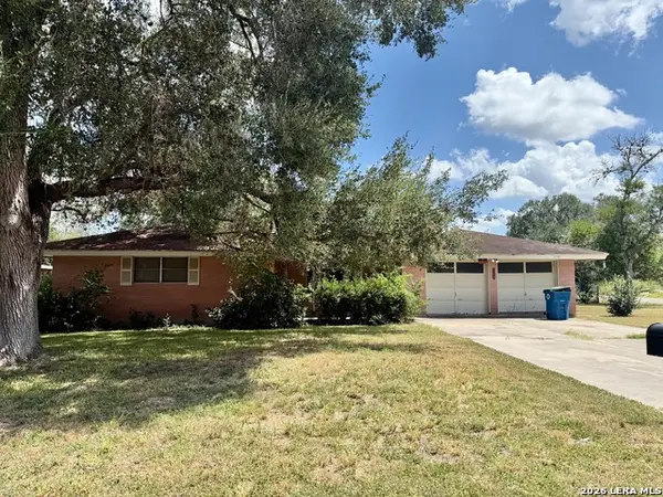 900 E Huntington, Beeville, TX 78102