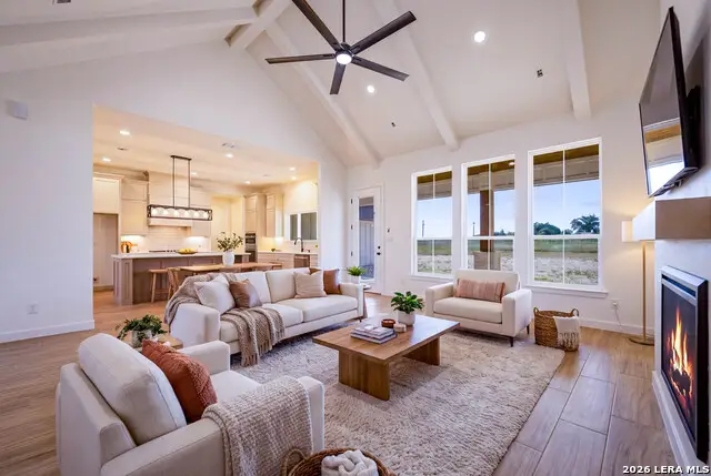 310 Firewheel Loop, Floresville, TX 78114 - #2