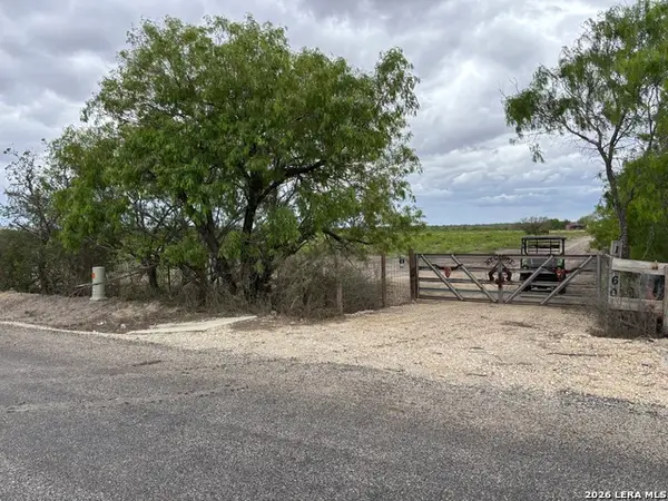 1460 County Road 193, Karnes City, TX 78118