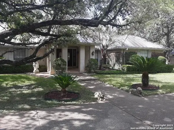 98 Longbow Rd, Shavano Park, TX 78231