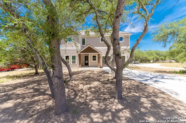 677 Circleview Dr, Canyon Lake, TX 78133 - #1