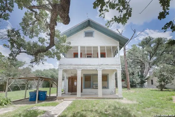 623 San Antonio Street, Pleasanton, TX 78064