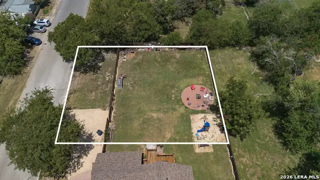 355 S Plum Ave, New Braunfels, TX 78130 - #2