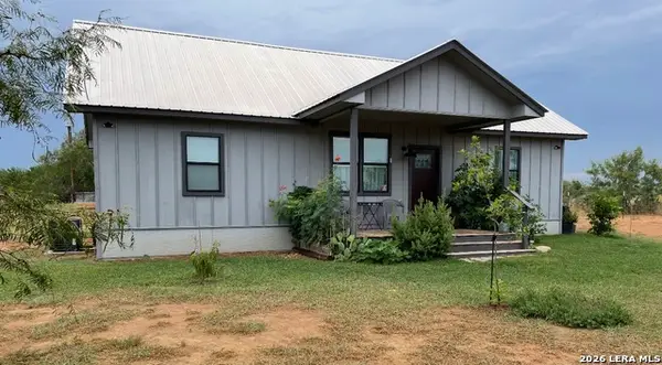 675 County Road 1629, Moore, TX 78057