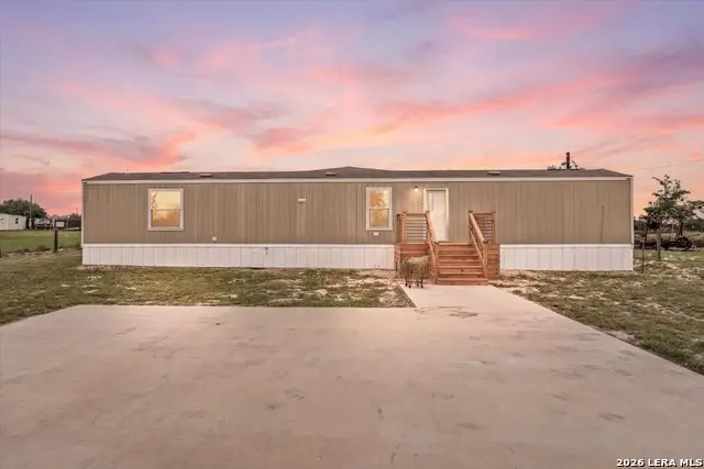 122 Amber Ln, Poteet, TX 78065 - #2