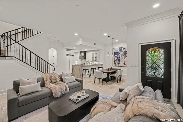 123 Eaton St #102, Alamo Heights, TX 78209 - #3